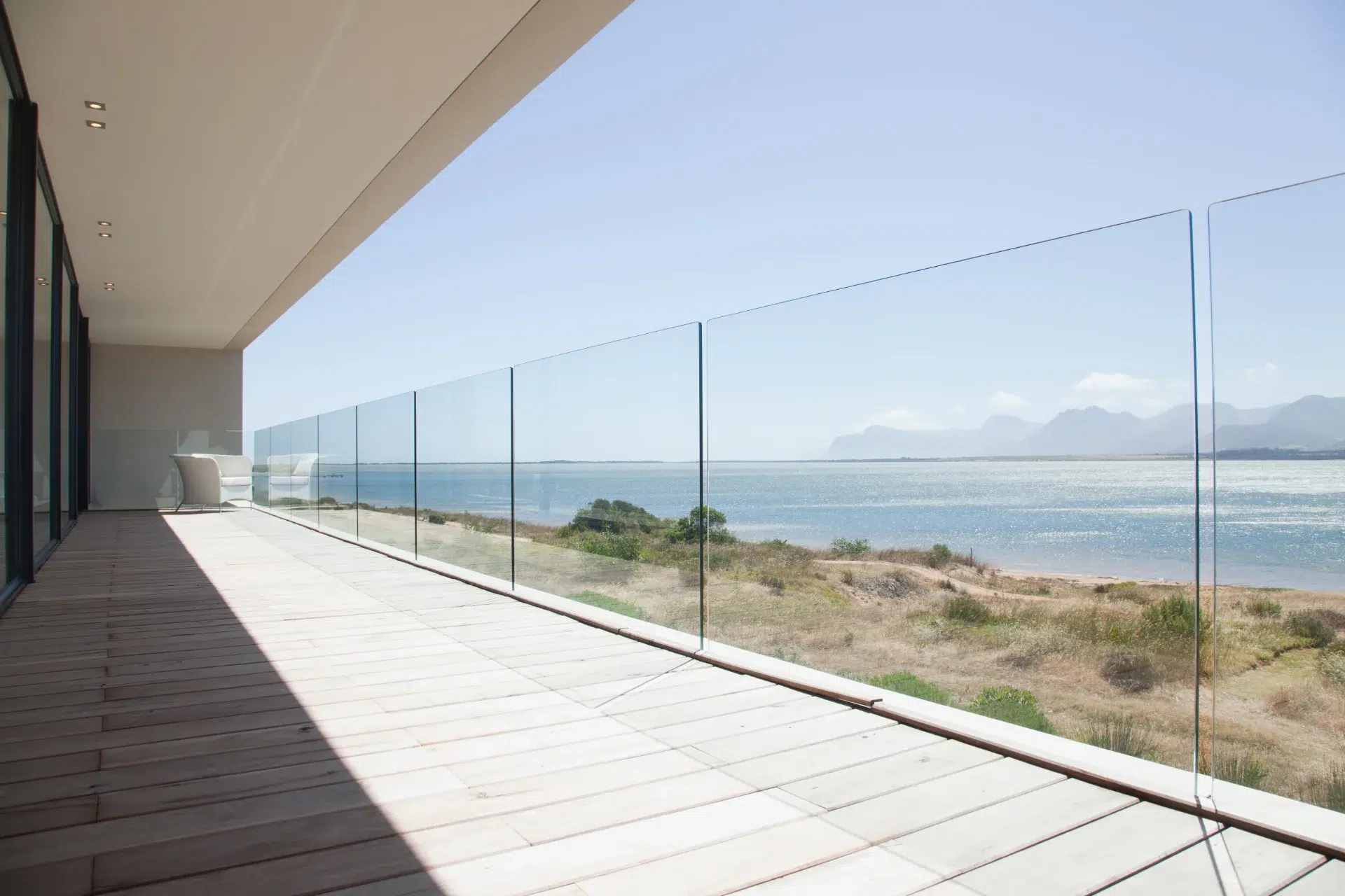 VLX 120 Glass Railing System in Riverside, CA | Westlight Windows Riverside - detail 1